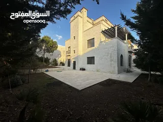  4 فيلا مستقلة للبيع في جرين لاند ناعور حديقة كبيرة