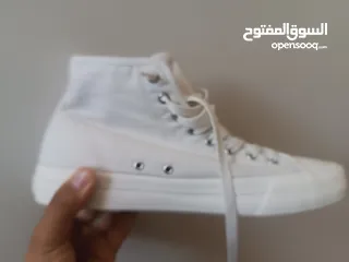  1 shoes h&m مستعمل بحالة الوكاله ملبوس فقط مرتين للبيع
