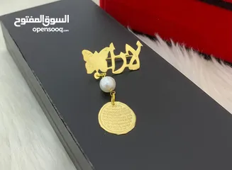  6 قلاده و بروش مطلي ذهب