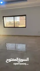  14 شقه ديلوكس 130mطابق أول من المالك مباشره قريبه من محطة الباص السريع