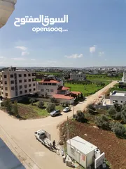  27 شقه طابق ارضي مدخل خاص وكراج خاص وساحه للبيع على شارع البترا شرق اربد مول قراند وكازيه الرجوب