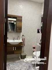  14 شقة ارضية للبيع