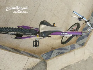  2 بسكلتين للبيع مستعمل بس جداد بصلاة على النبي بسعر مغريييييي جداااااااااا