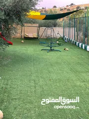  12 مين لسى ماحجز عنا !