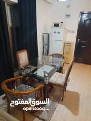  12 استوديو مفروش فاخر للايجار الشهري في ام اذينة بالقرب من الدوار السادس