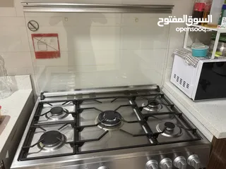  3 5 burner Gas stove with oven for sale  (good condition)