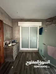  16 فيلا للبيع