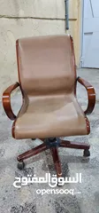  2 كرسي دوار خشب صاج مع جلد ايطالي اصلي