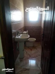  8 شقه للبيع في منطقة البارحه