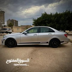  5 MERCEDES C300 • LIMITED