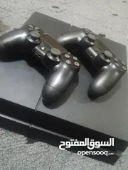  2 بلاستيشن 4 بحال الوكالة مو مفتوح ولا مصلح نهائي  معه ايد اصليه وايد كوبي