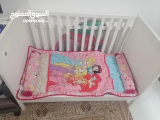  2 سرير اطفال شبه جديد