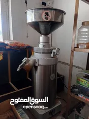 1 طاحونه قهوه زائد عيون لوضع القهوه والمكسرات