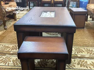  12 طقم ضيوف حفر خشب 7 مقاعد بحالة جيده  جدا مع طاوله وسط كبيره و4 طاولات مخفيه داخليه