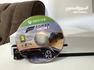  4 اكس بوكس ون إس  و كنترولر و سيدي و شاشه