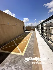  33 شقة طابق رابع مع روف للبيع في اربد مجمع عمان الجديد بمساحة185