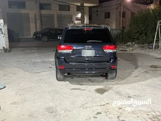  10 جراند شيروكي