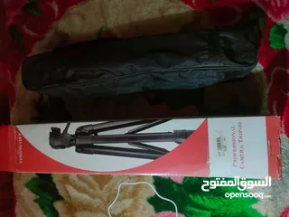  7 camera trpod حامل ثلاثي القوائم احترافي من الألومنيوم, باللون الأسود