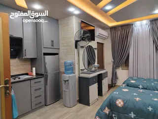  28 شقة مع مسبح داخلي طابق اول طابق ثاني غرفتين نوم وصاله ومطبخ وحمام عدد2 وبلكونه. طابق استديوامع ترس