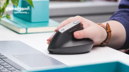  3 Logitech MX Vertical – الماوس العمودية لصحة معصمك