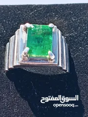  17 خاتم فضه  رجالي عيار 925 صياغه يدويه  بحجر الزمرد الكولومبي الطبيعي عالي الجوده جدا غير معالج