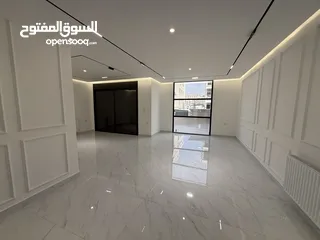  3 بالاقساط شقة طابق ارضي مساحة 200 م + 100 م ترس