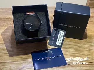  4 Tommy men watch