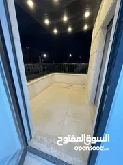  22 شقة طابق أول خلفية للبيع في جبل الحسين