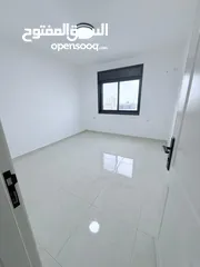  7 روف بمساحة 351م باطلاله بانورامية واسعة وتشطيب سوبر ديلوكس.