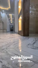  8 شقه طابقيه اربع غرف نوم الزرقاءالجديده شارع الونك  خلف فندق الجوابره مع مطبخ للبيع