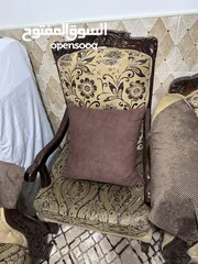  4 طقمين كنب بحالة ممتازة للبيع بسعر ممتاز