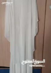  3 فستان اوف وايت طبقتين تقيل ملبوس اقل من ساعه شغل جاهة وكتب كتاب او مناسبه