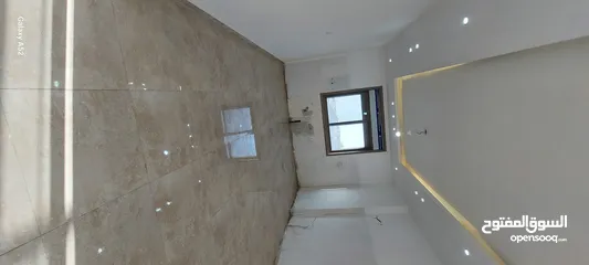  4 شقة مع ساعة كهرباء بالطيرة