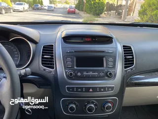  14 كيا سورنتو مالك واحد من الشركه فحص كامل كارت ابيض 2WD