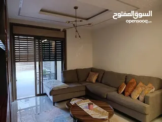  2 شقه للبيع مع حديقه في المصيون قرب البنك العربي