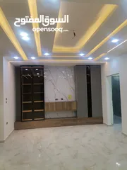  10 شقة ثاني فني  170م للبيع على شارع البترا شرق اربد مول قراند مقابل بيت البن البرازيلي