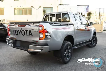  7 موديل 2023 Toyota Hilux لون سلفر اطارات المنيوم