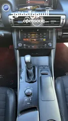  17 Lexus IS300h