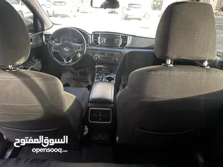  23 KIA Sportage 4x4 GDI 2017 GCC