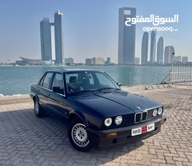  22 BMW 320i 1990