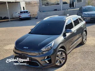 9 كيا نيرو 2022 فل مع فتحة بحالة الوكالة 7جيد