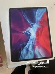  8 ipad12.9بحالة ممتازة للبيع معه شاحنه الأصلي و الكرتون