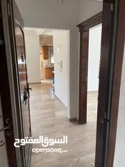  3 شقه اربع غرف نوم وصاله وصالون 214 متر + روف غرفه وصاله وحمام و مطبخ 60 متر مقابل اسواق الرشد