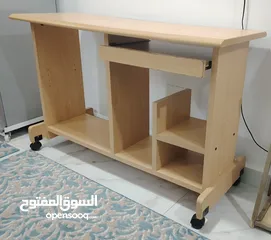  2 طاولة كمبيوتر ومكتب طويلة من ايكيا