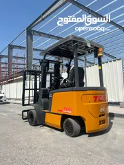  1 TCM 2.5 ton electric forklift made by japan in very good condation
