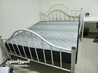  2 سرير حديد تفصيل للبيع