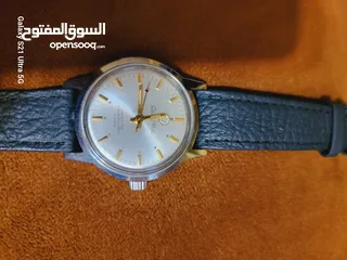  16 ساعات قديمه مخزنه