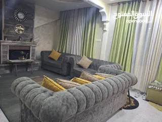  2 غرفه جلوس كامله مع سجاده وبرادي