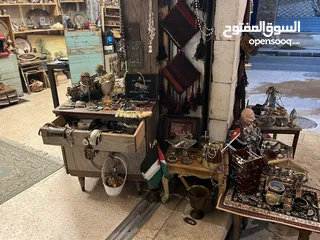  6 محلات للبيع