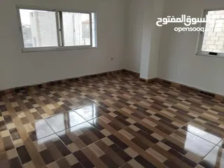  3 شقة طابقية جديدة ومميزة للإيجار في سحاب